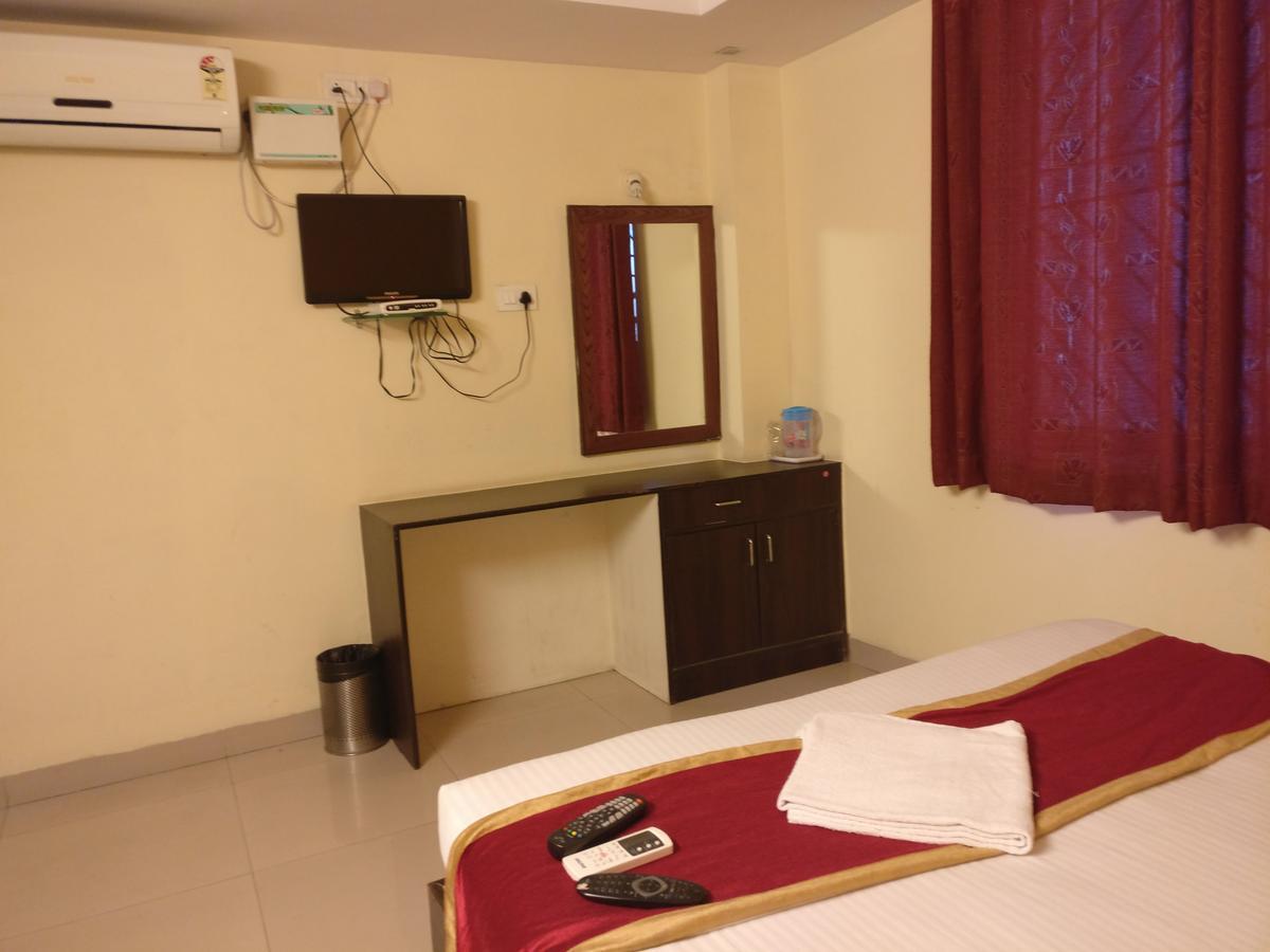 Hotel Skyland Bangalore Exterior photo